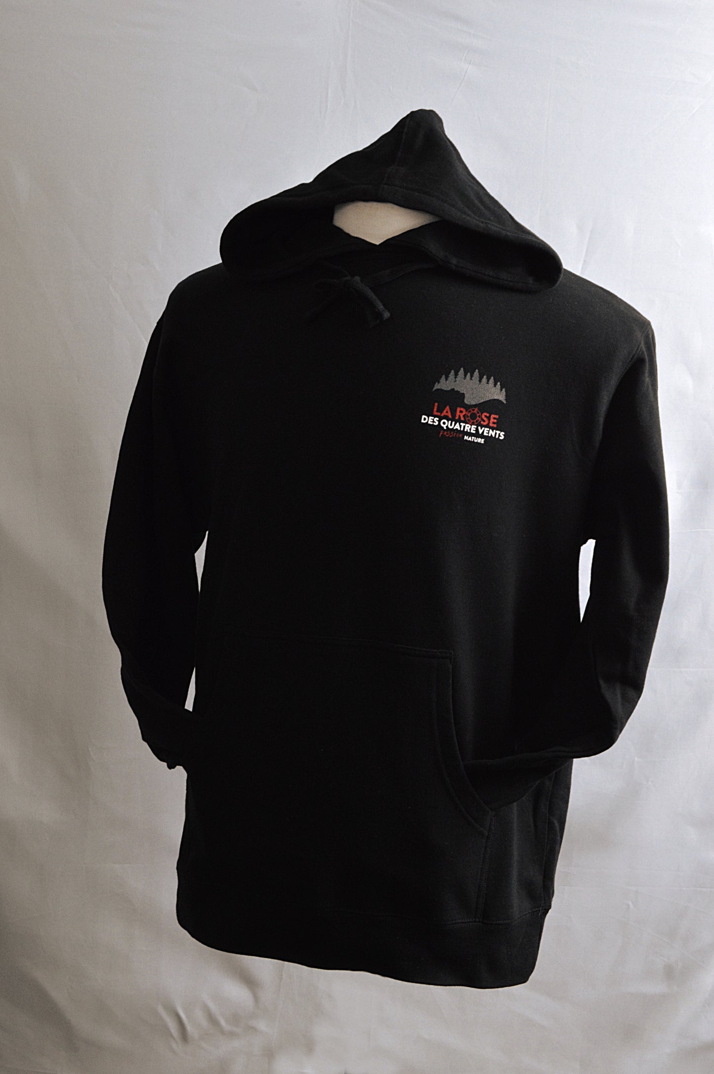 Hoodie UNISEXE avec orignal rouge en arrière