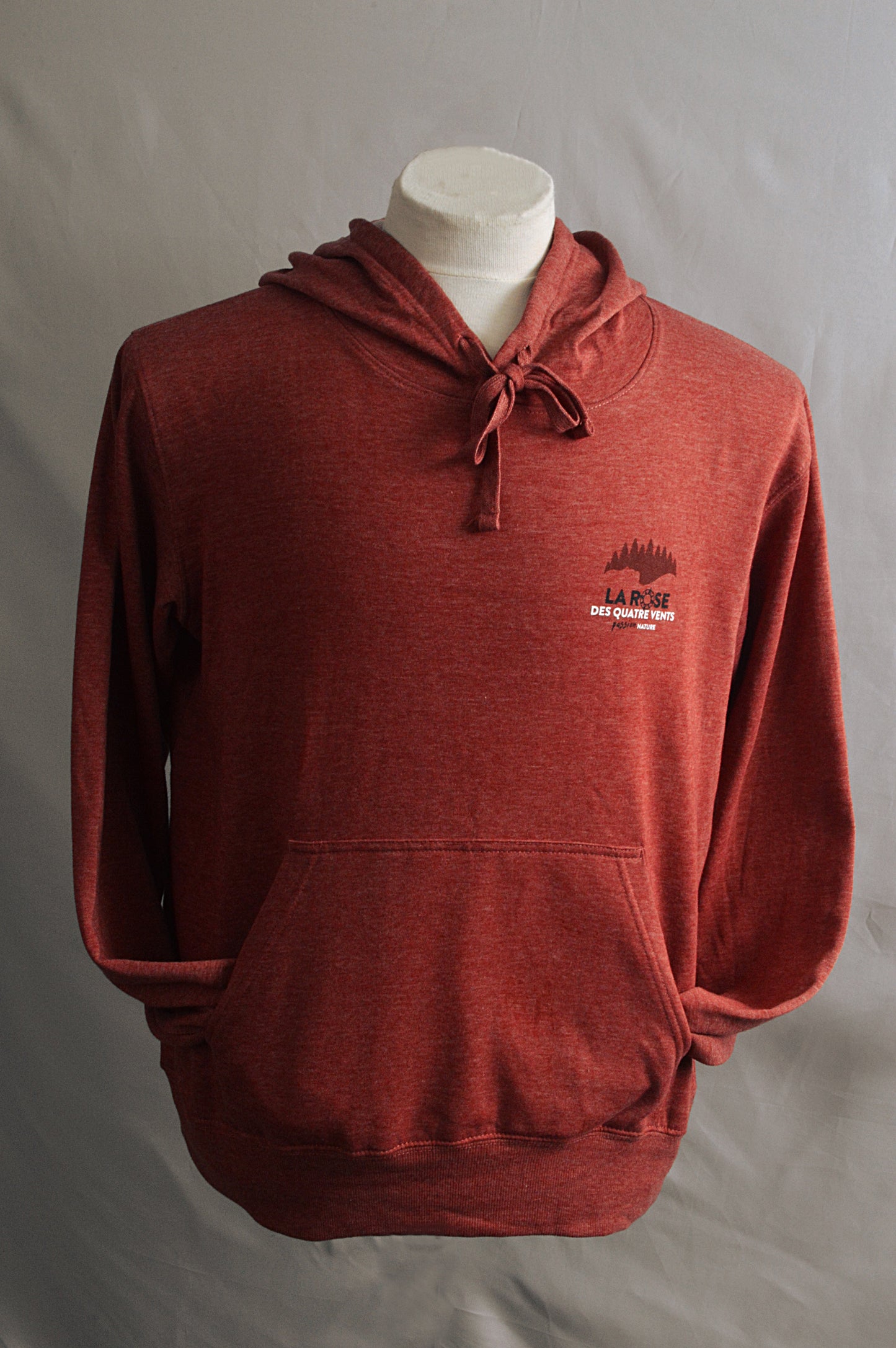 Hoodie rouge chili La Rose des Quatre Vents avant