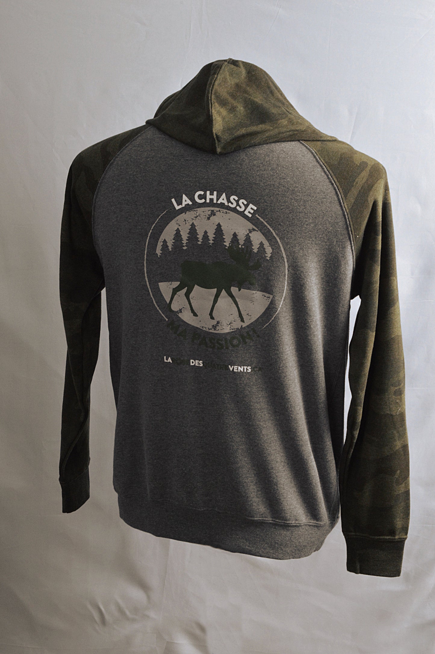 Hoodie gris et vert armé avec orignal arrière